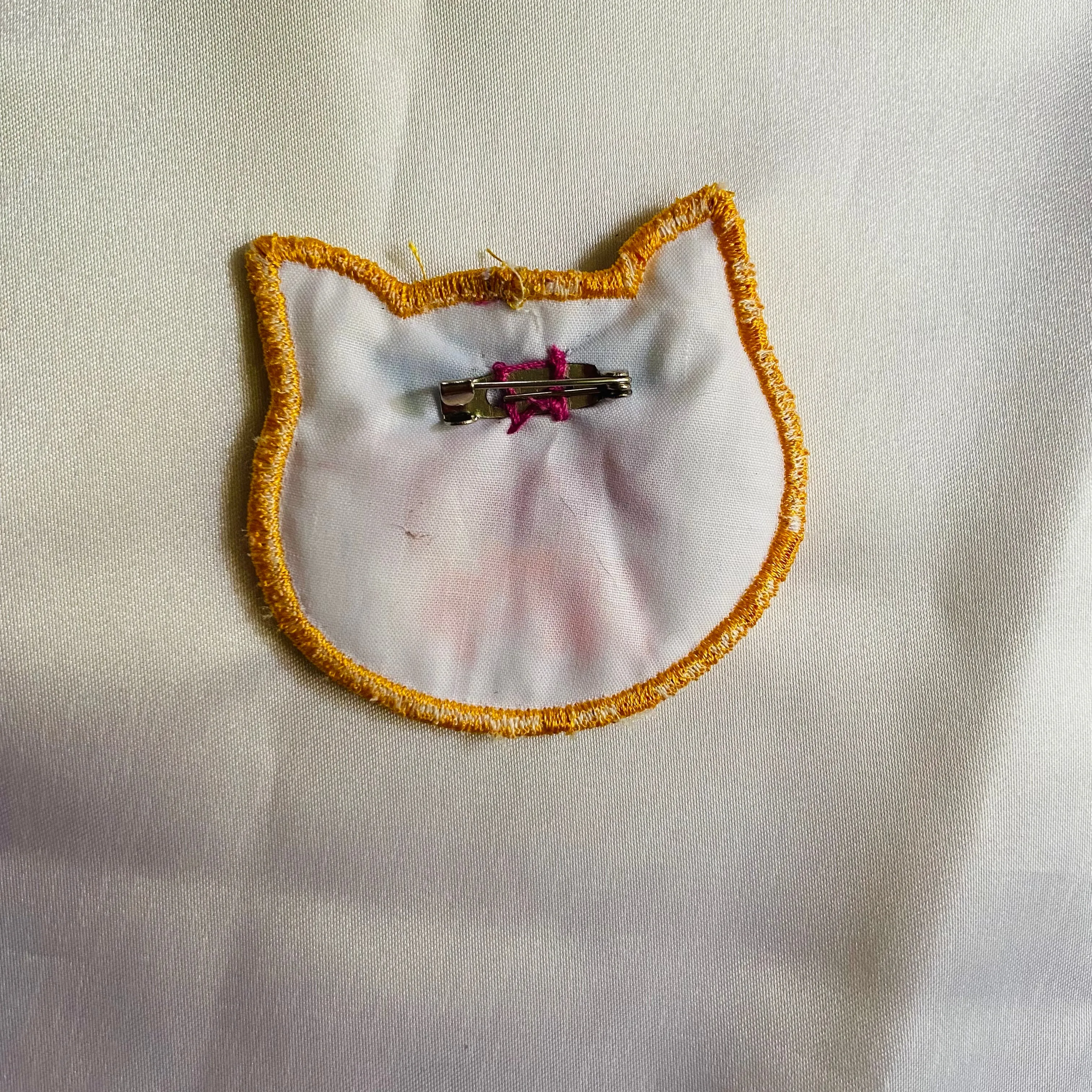 100% customised badge pins