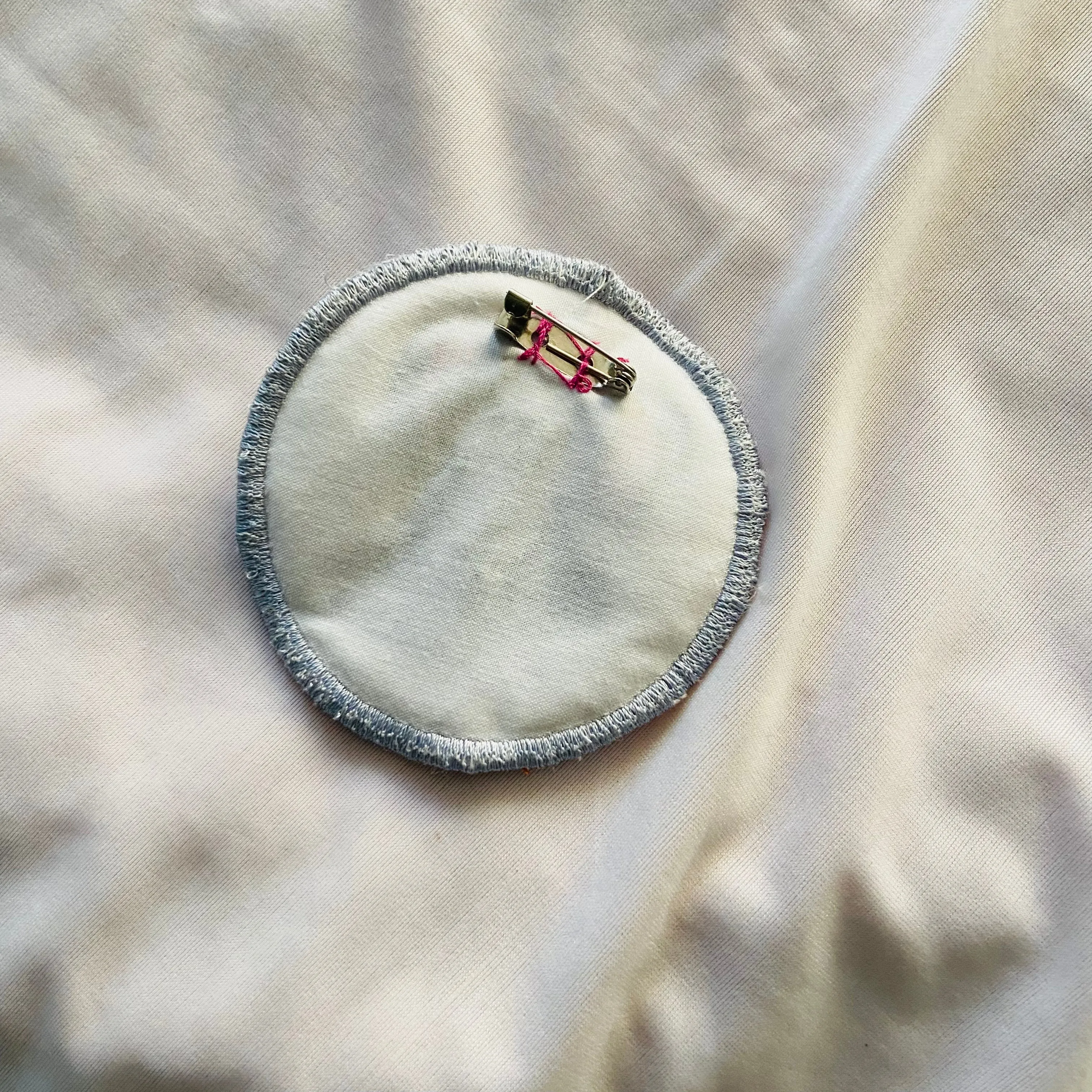 100% customised badge pins