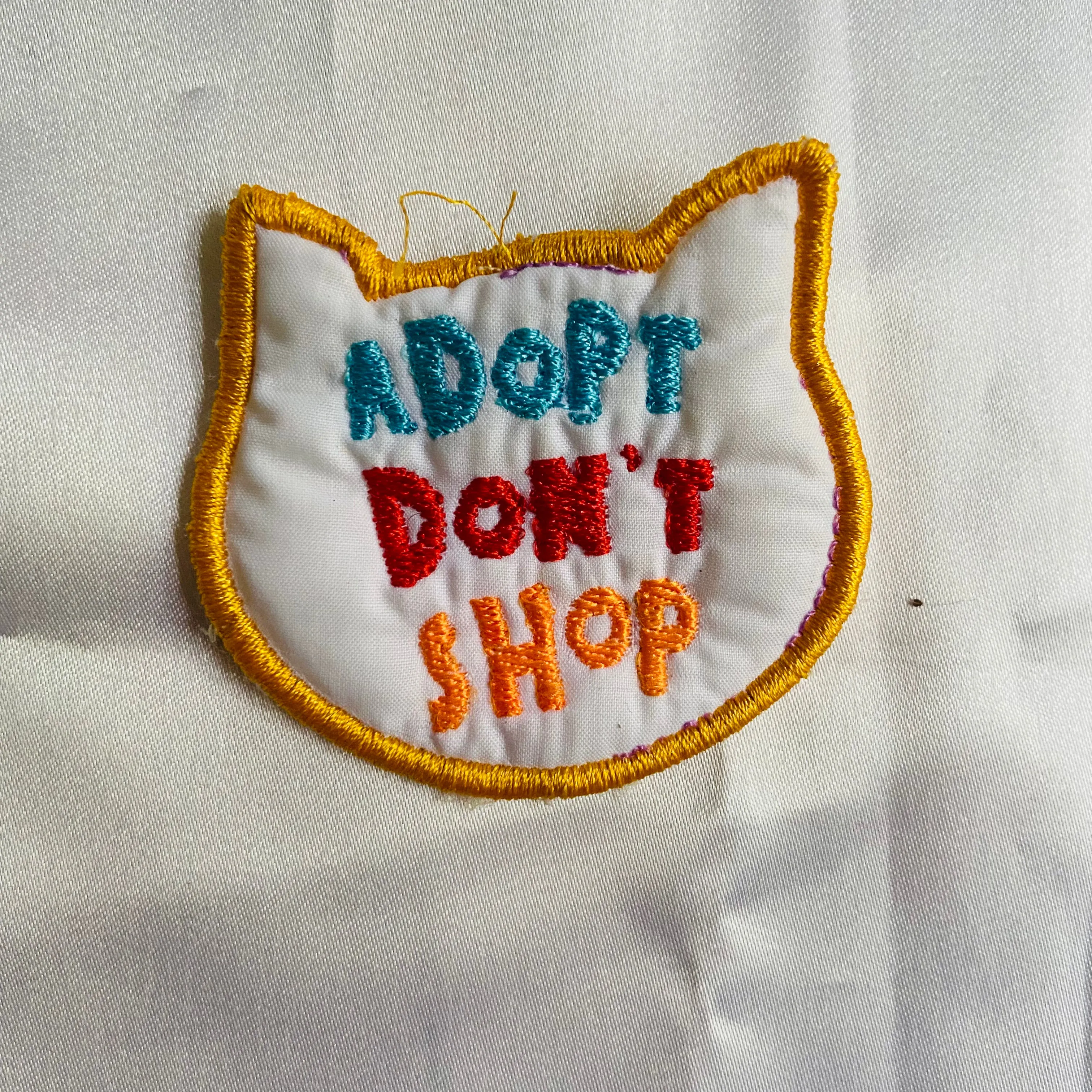 100% customised badge pins