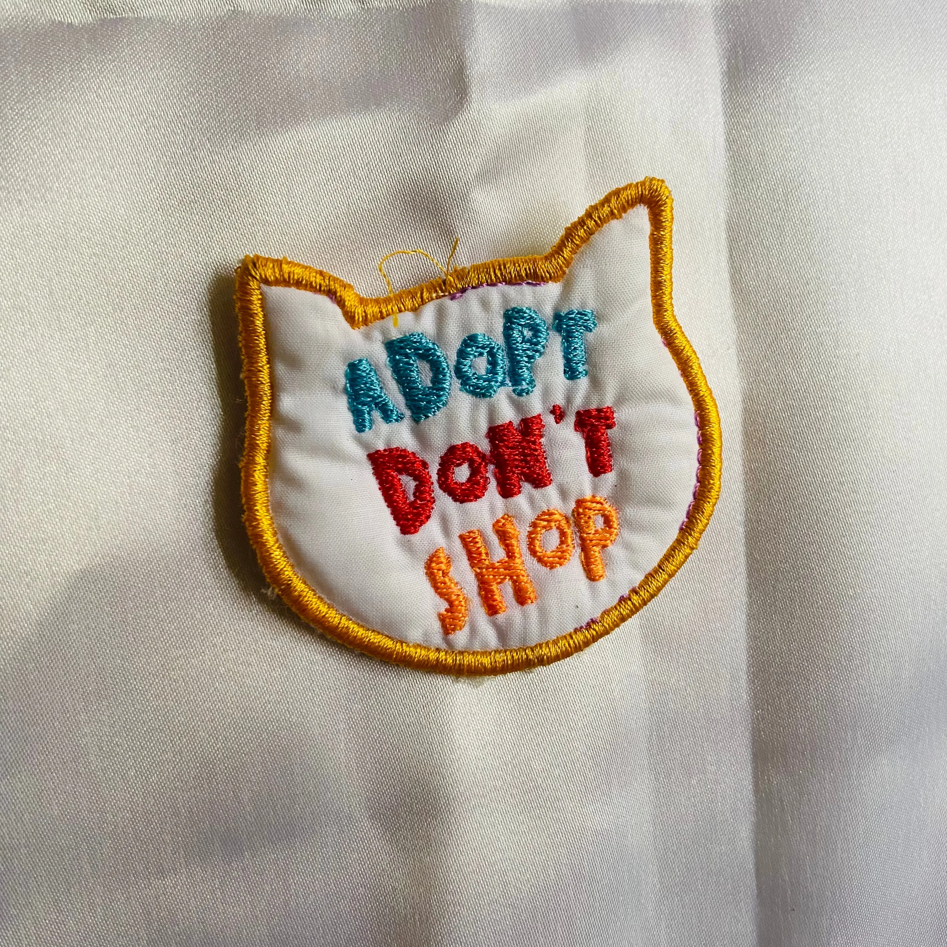 100% customised badge pins