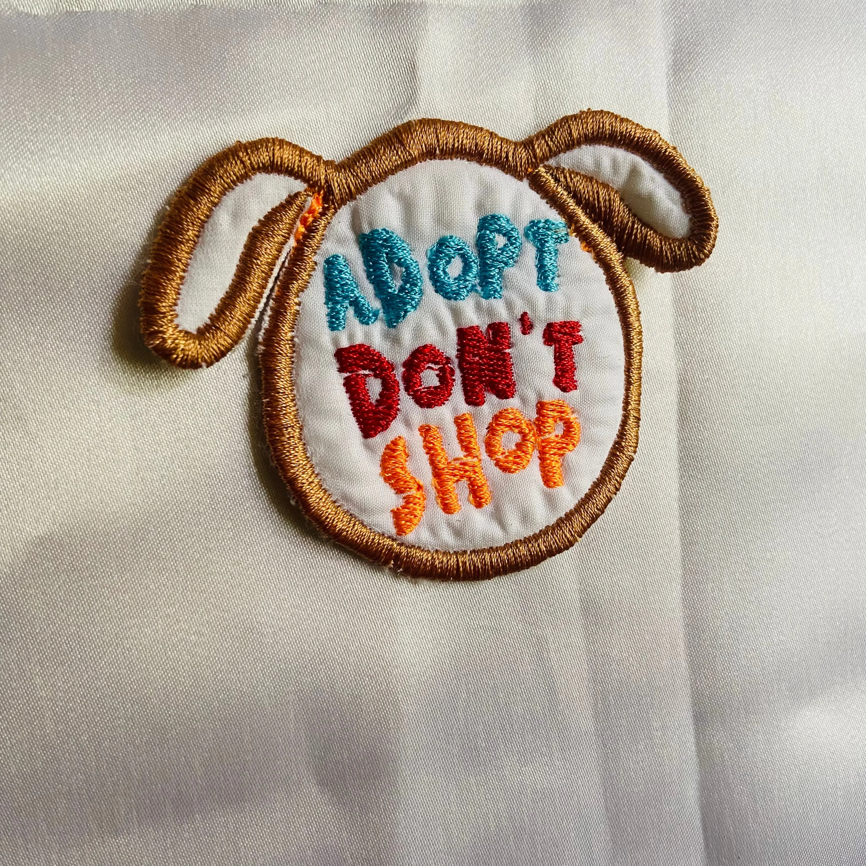 100% customised badge pins