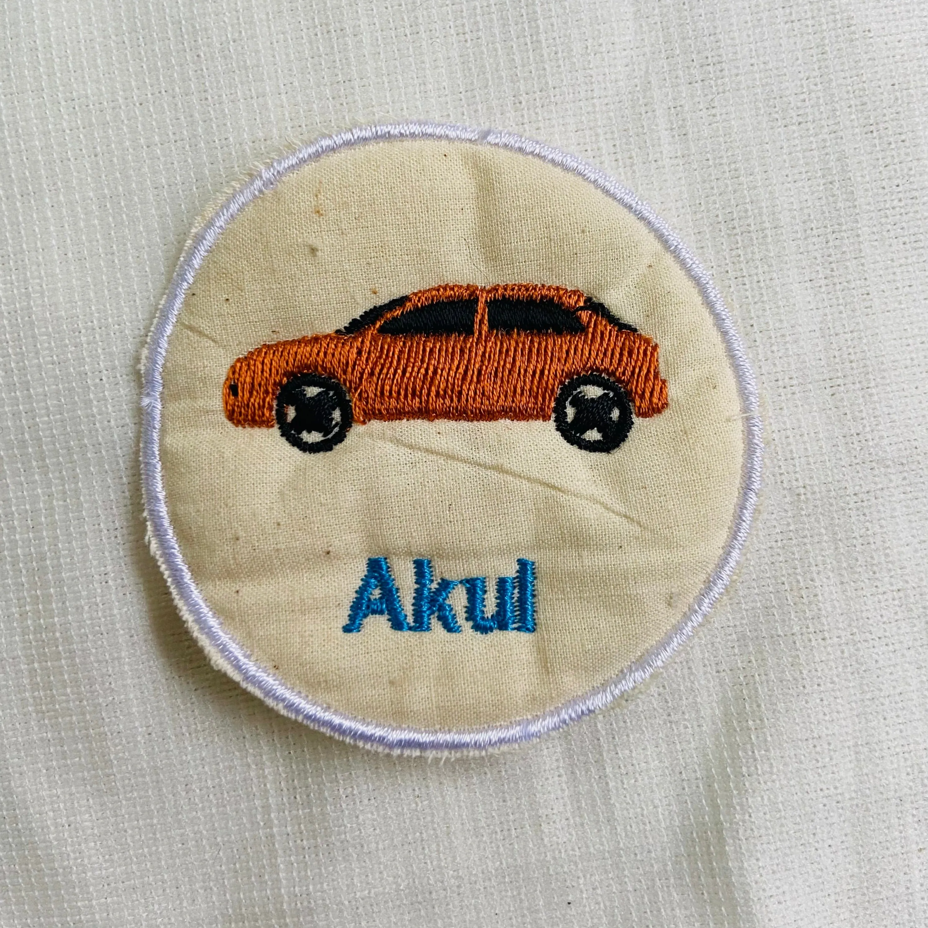 100% customised badge pins