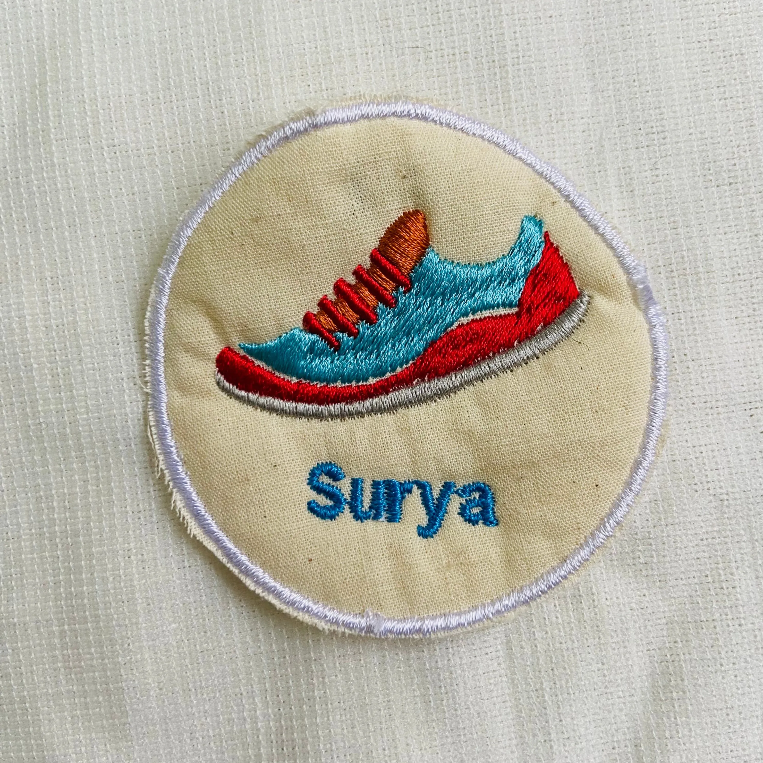 100% customised badge pins
