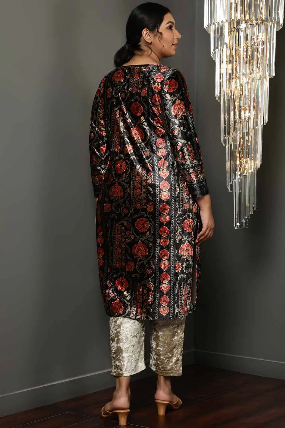Block Floral Round Neck Velvet Kurta