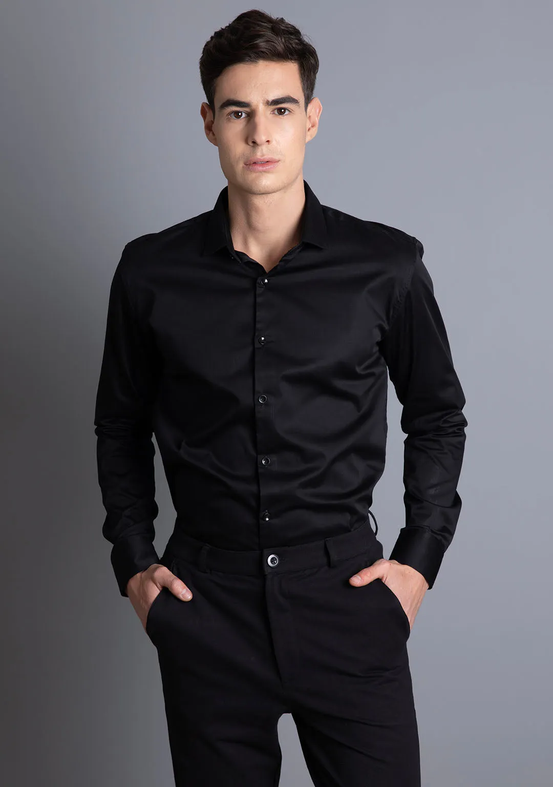 Classic Shirt in Jet Black