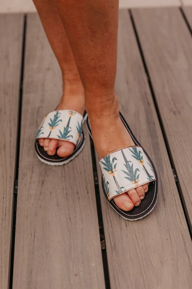 Coconut Printed Slide & Clutch Set