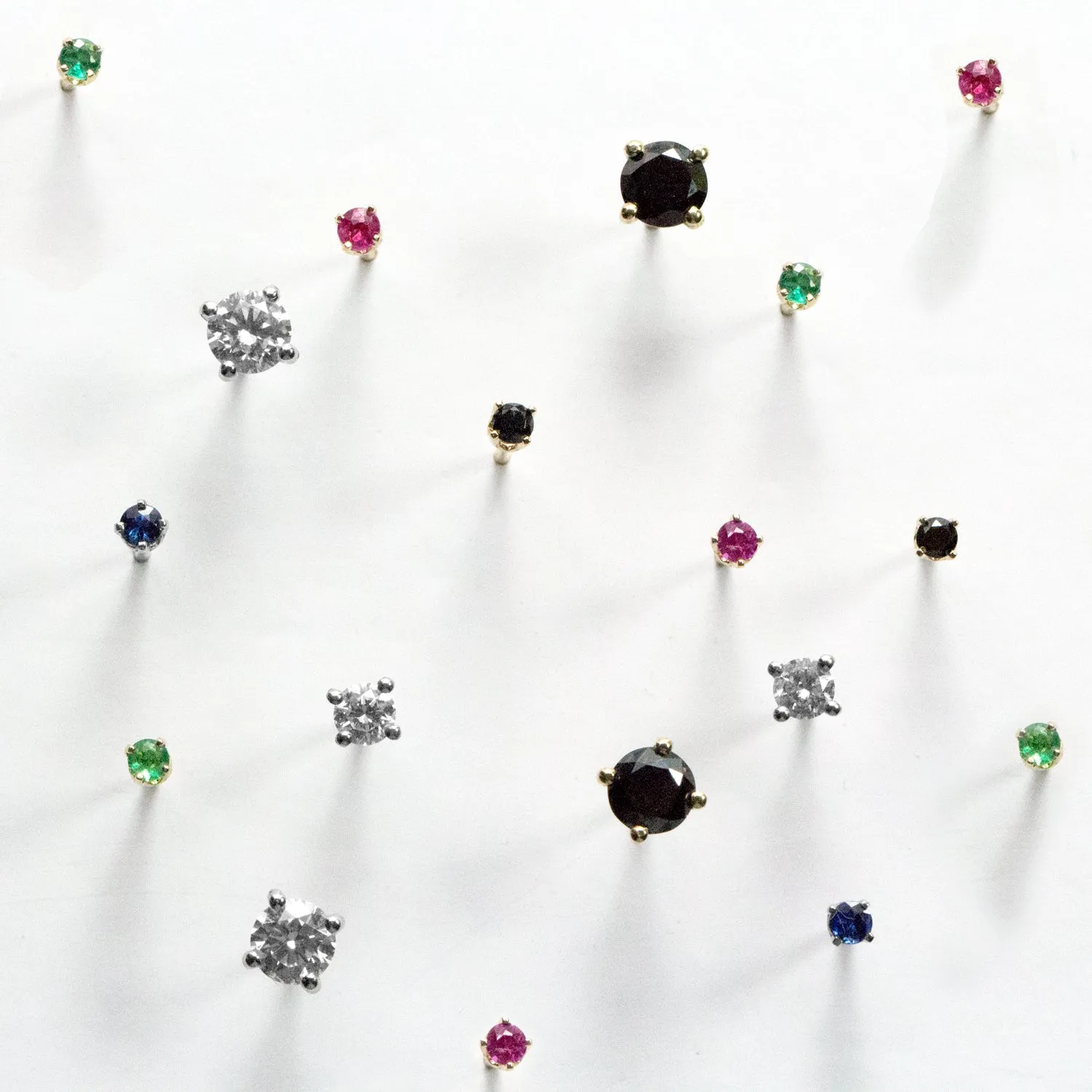 Martina Gold Earring 2mm Emerald