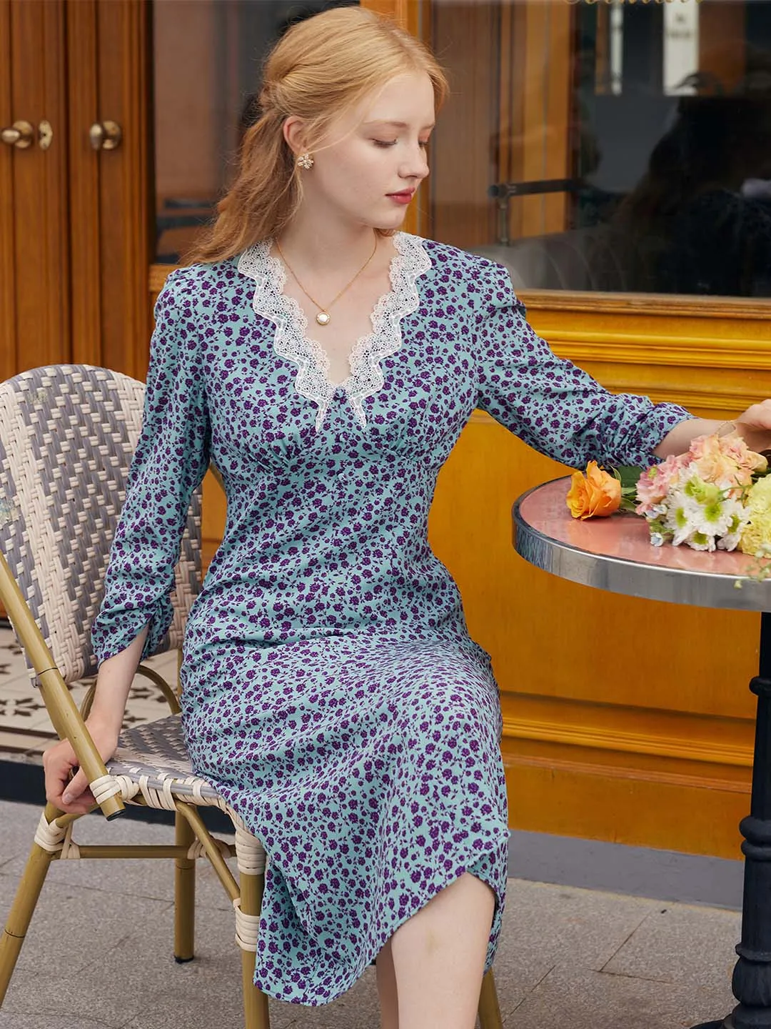 Oaklynn Lace Patchwork V-neck Floral Dress