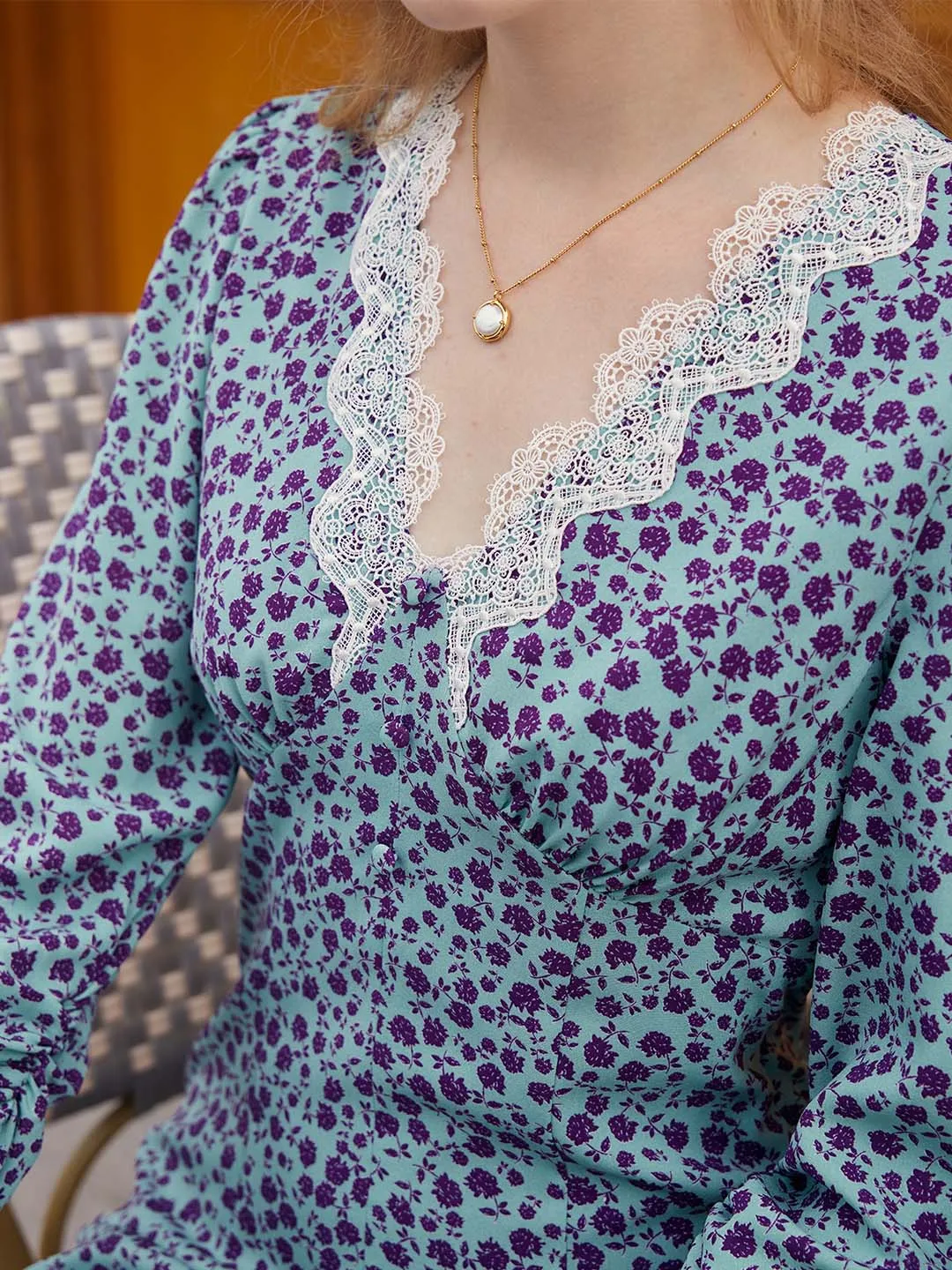 Oaklynn Lace Patchwork V-neck Floral Dress