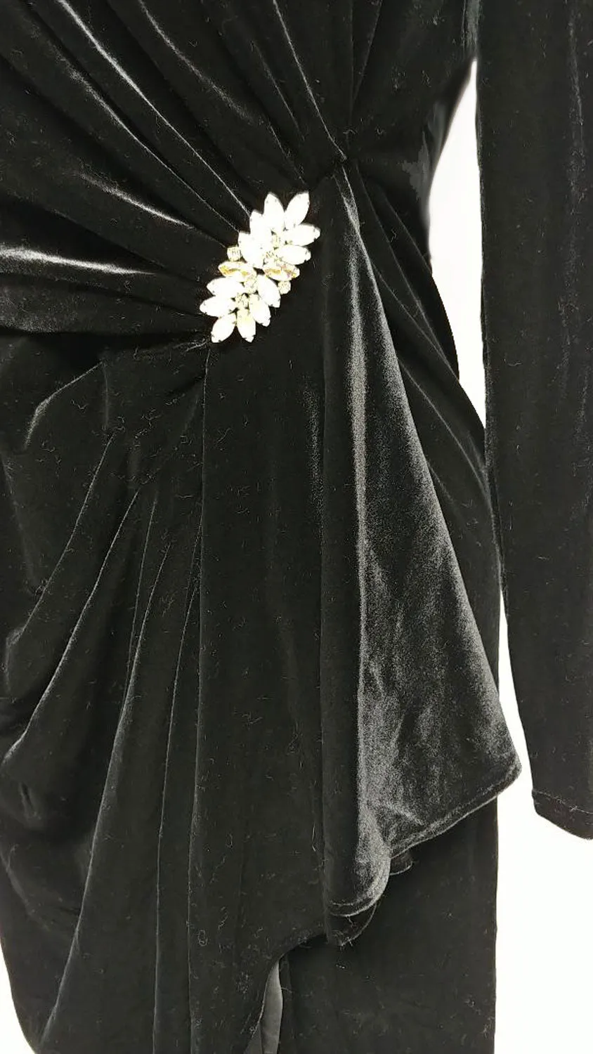 VINTAGE '30s / '40s LOOK JEFFREY & DARA EVENINGS DESIGNED BY TOM BARRA WITH RHINESTONE PIN