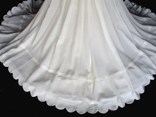 *VINTAGE GORGEOUS FLOWER PETAL GRAND SWEEP TAFFETA EVENING GOWN WITH METAL ZIPPER